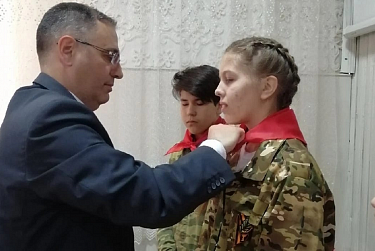 В 58-й школе Оренбурга принимают в пионеры